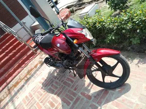 সুজুকি হায়াতে ২০২০ লাল