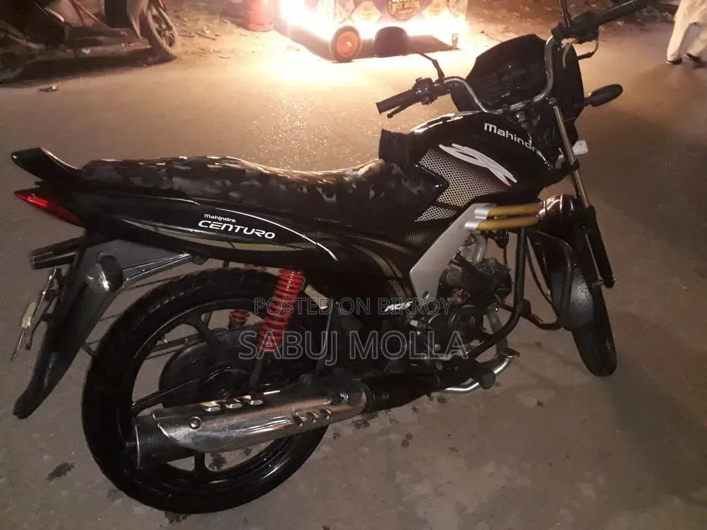 Mahindra Centuro 2015 Black