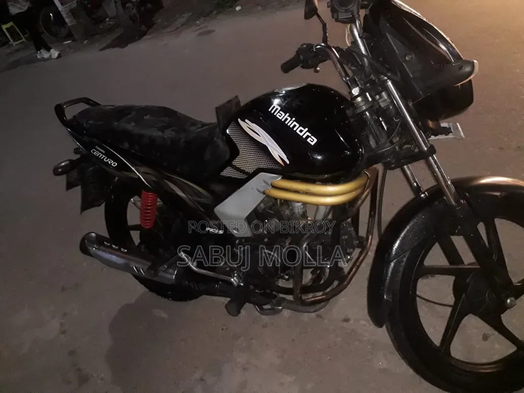 Mahindra Centuro 2015 Black