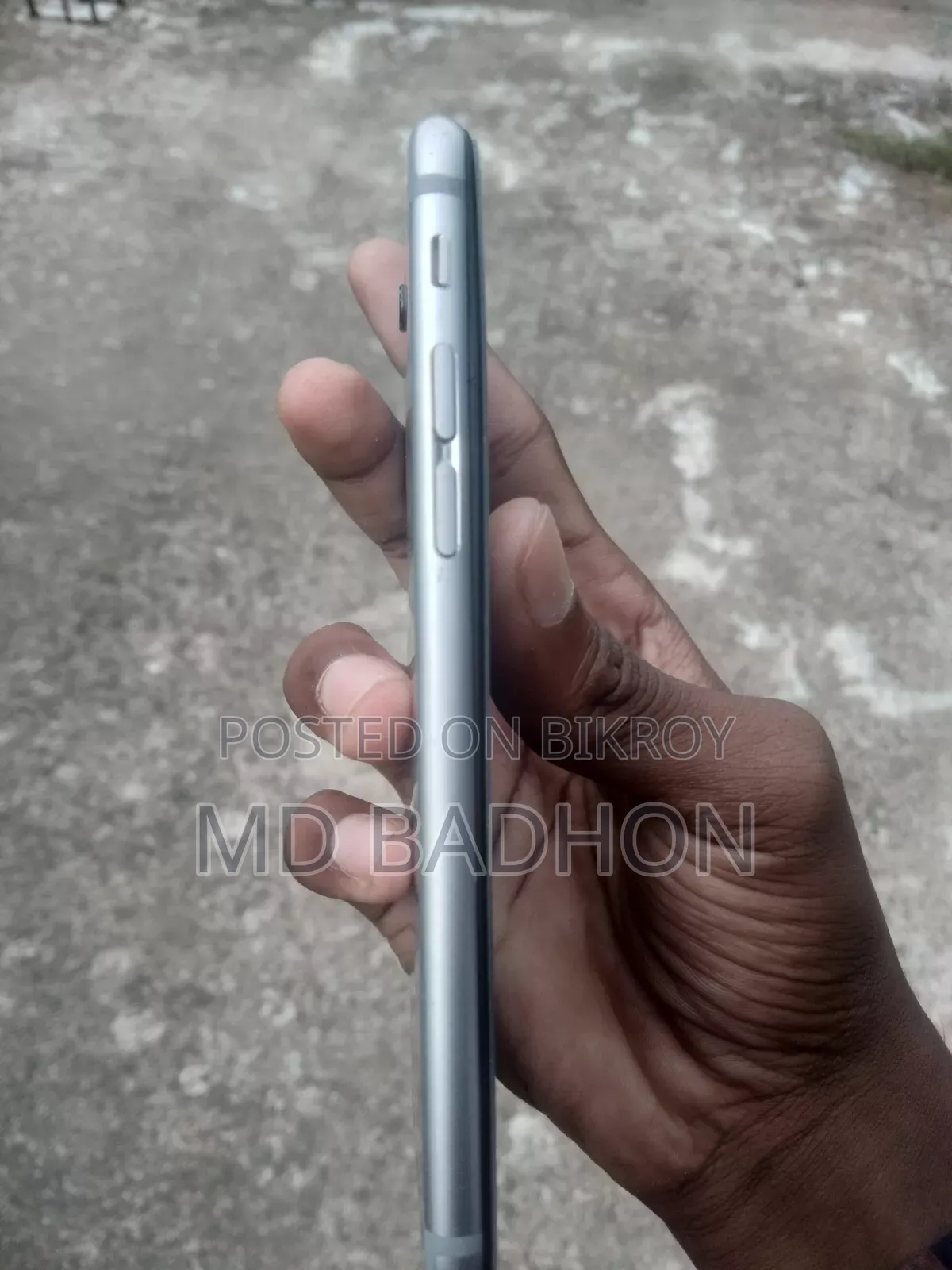 Apple iPhone 6s 64 GB White