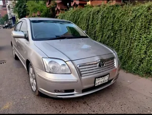 Toyota Avensis 2004 Gold