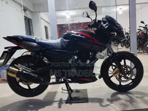 বাজাজ পালসার ১৫০ ২০২২ ব্ল্যাক