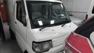 মিতসুবিসি ফ্রিজার ভ্যান ২০১২