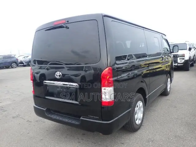 Toyota HiAce 2022 Black