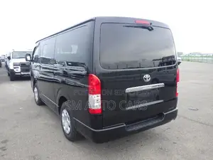 Toyota HiAce 2022 Black
