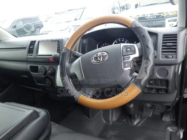 Toyota HiAce 2022 Black