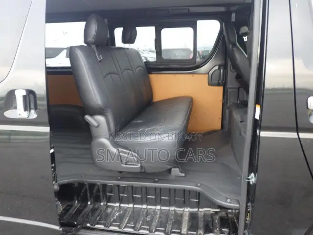 Toyota HiAce 2022 Black