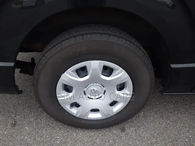 Toyota HiAce 2022 Black