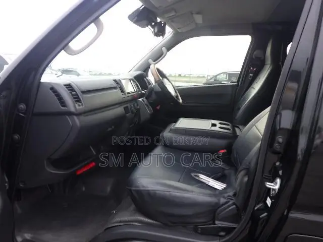 Toyota HiAce 2022 Black