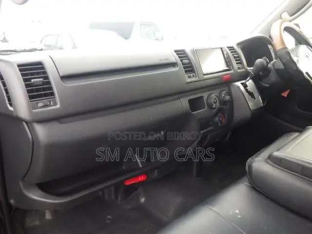 Toyota HiAce 2022 Black