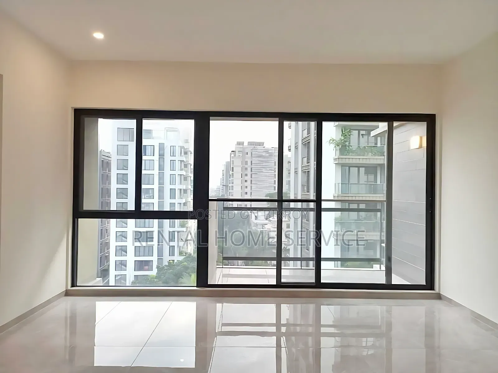 4 Bedroom Apartment in Semi Furnished for Rent