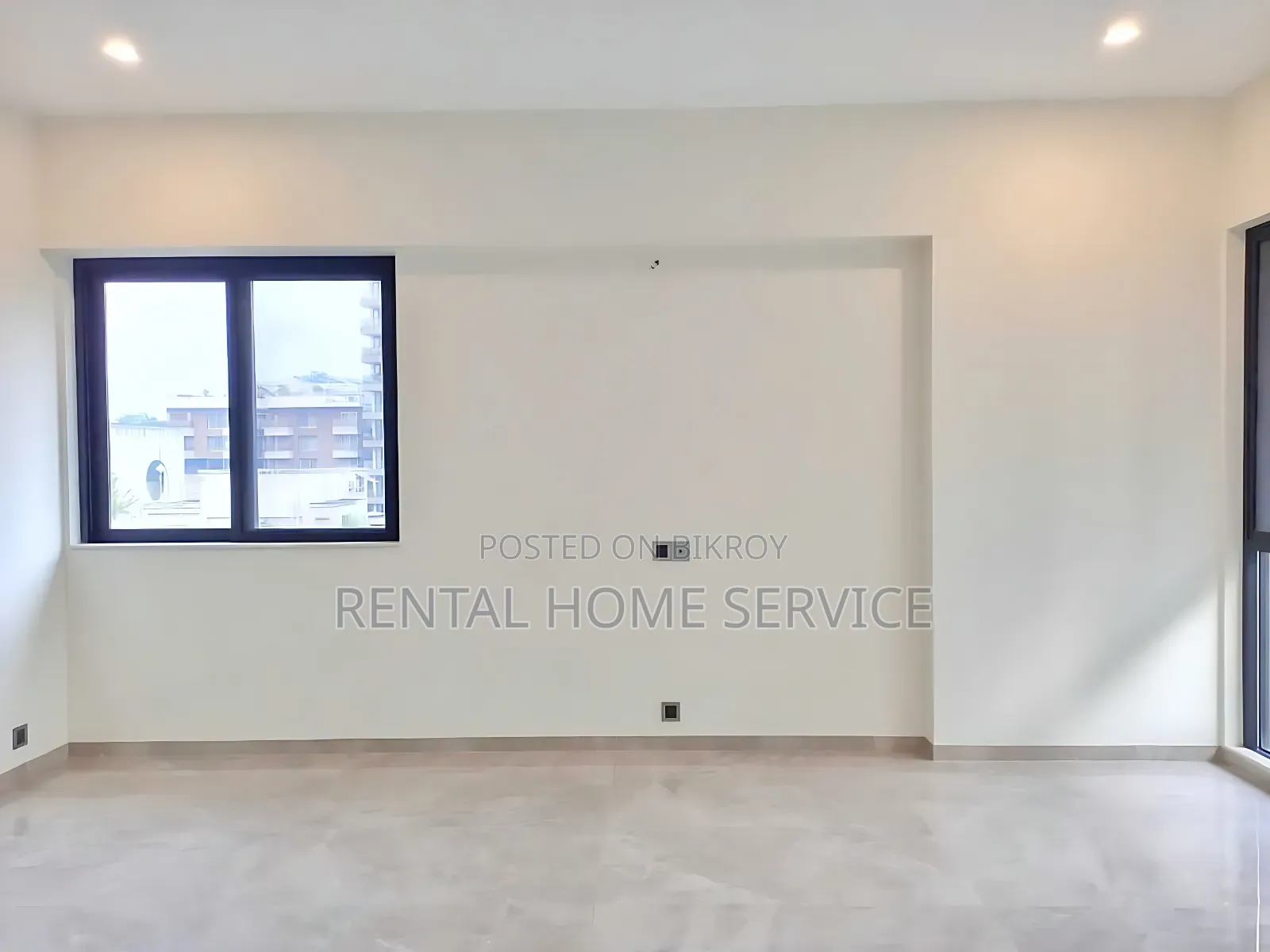 4 Bedroom Apartment in Semi Furnished for Rent