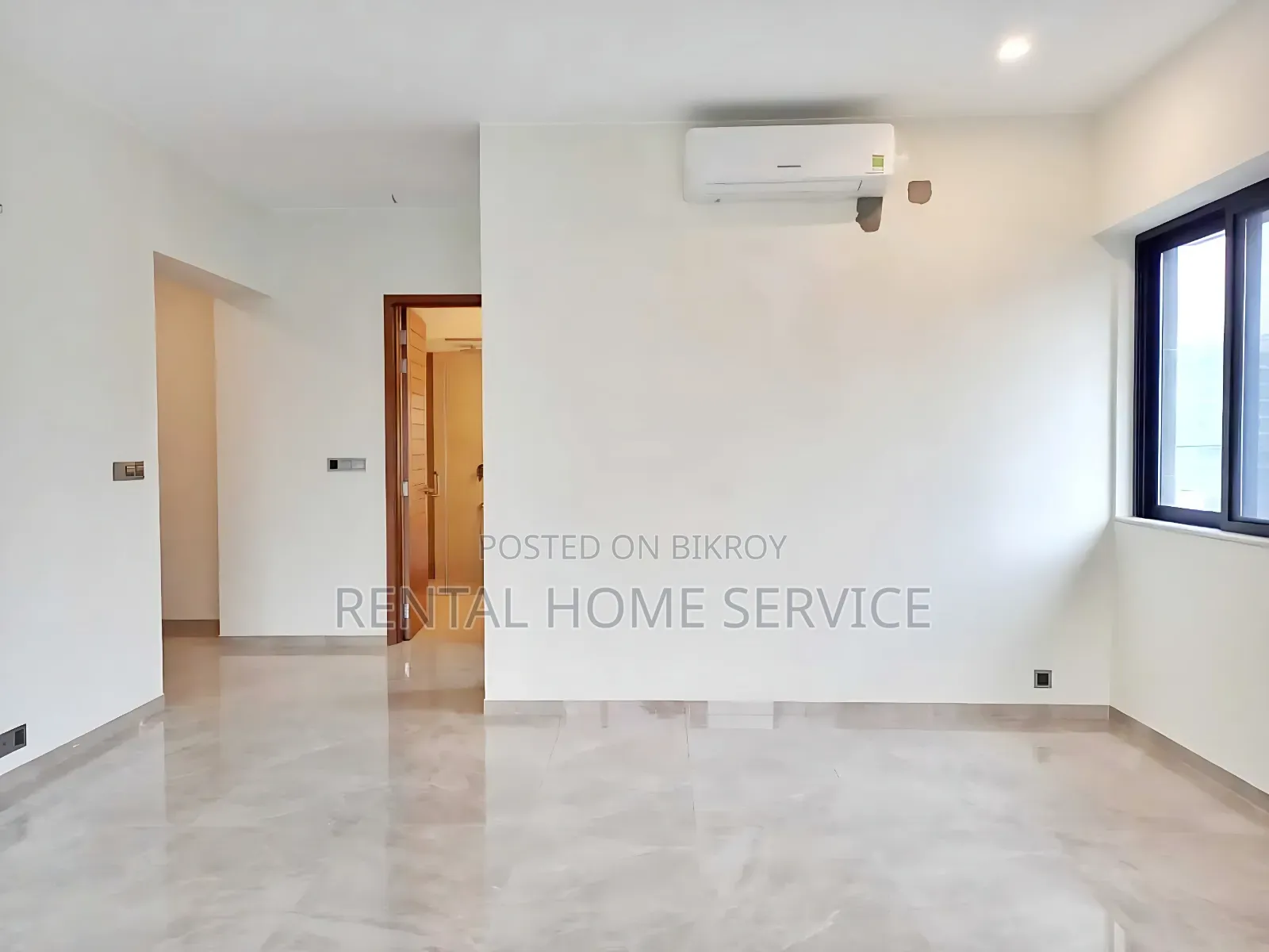 4 Bedroom Apartment in Semi Furnished for Rent