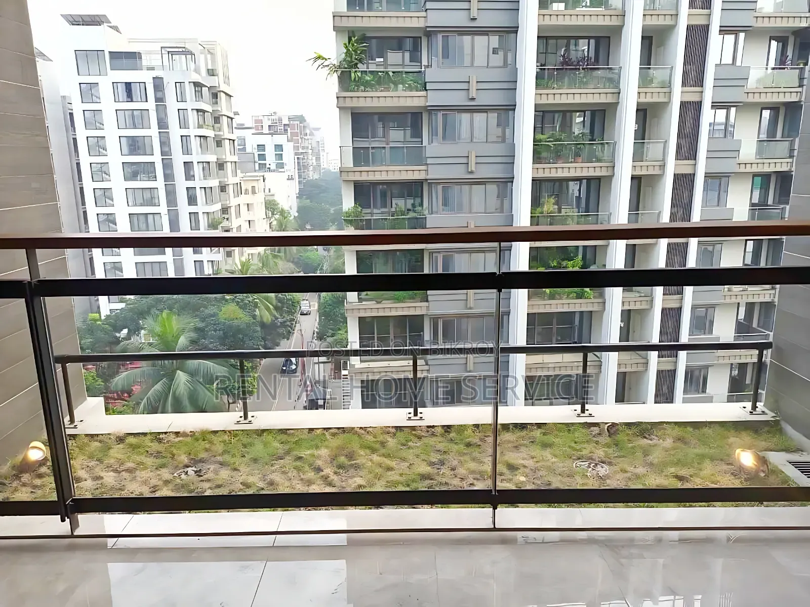 4 Bedroom Apartment in Semi Furnished for Rent