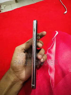Apple iPhone X 64 GB White