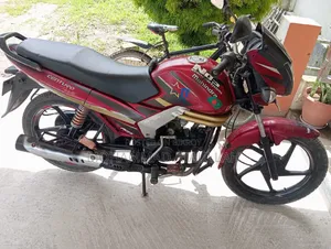 মাহিন্দ্রা সেঞ্চুরো ২০২১ লাল