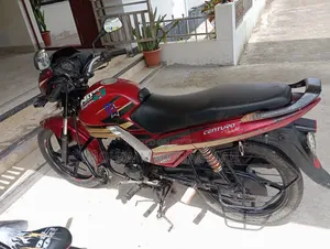 মাহিন্দ্রা সেঞ্চুরো ২০২১ লাল