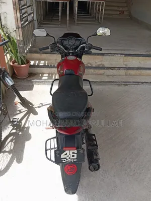 মাহিন্দ্রা সেঞ্চুরো ২০২১ লাল