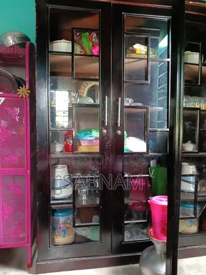 একটি ব্যবহৃত সুকেশ বিক্রি হবে