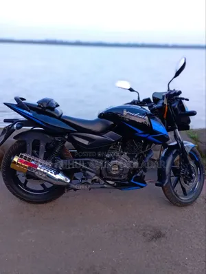 বাজাজ পালসার ১৫০ ২০২১ ব্ল্যাক