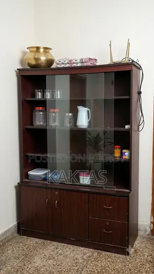 গ্লাস ডোর শোকেস