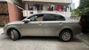 টয়োটা অ্যাক্সিও ১.৫ এক্স ২ডাব্লিউডি ২০১৪ বেইজ