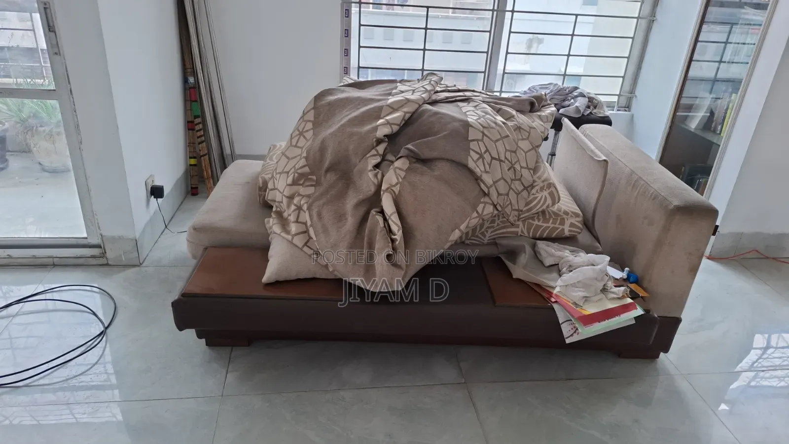হাতিল সোফা উইথ ডিভান