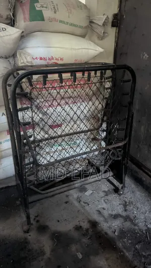 স্টিলের সিঙ্গেল খাট