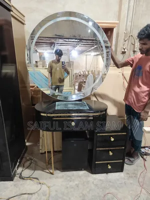 মালয়েশিয়ান কাস্টম কাঠের পণ্য