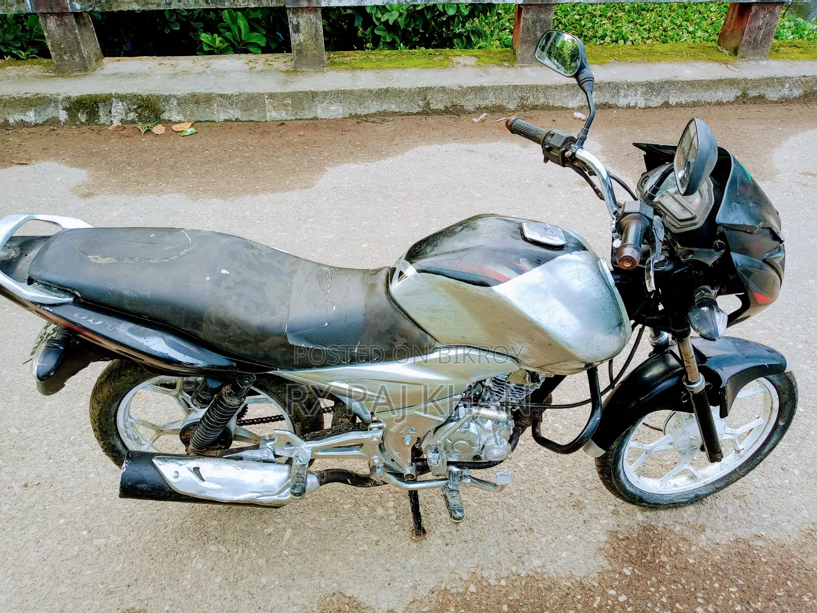 Bajaj Discover 100 2018 Black