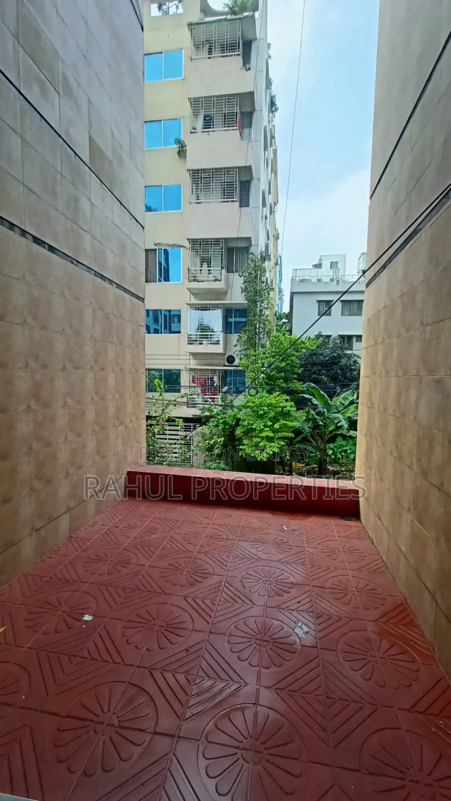 বসুন্ধরায় ৪ বেডরুমের অ্যাপার্টমেন্ট বিক্রয়ের জন্য