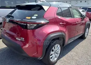 টয়োটা ইয়ারিস ক্রস ২০২০ লাল