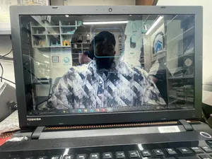 Laptop Toshiba Satellite C55 4GB Intel Core I5 HDD 1T