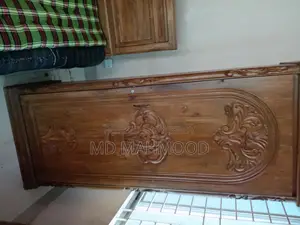 আলমিরা সেগুন কাঠের তৈরি