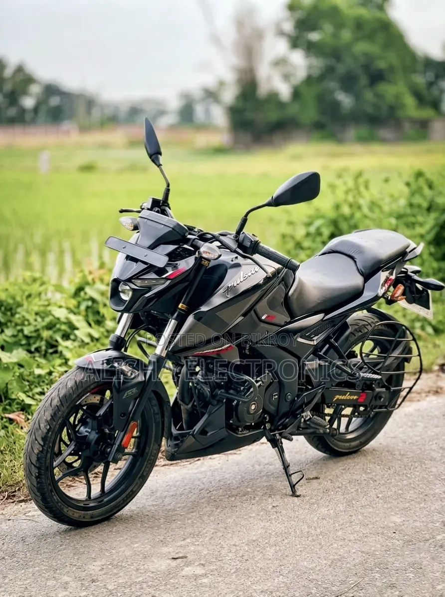 Bajaj Pulsar N160 2025 Black