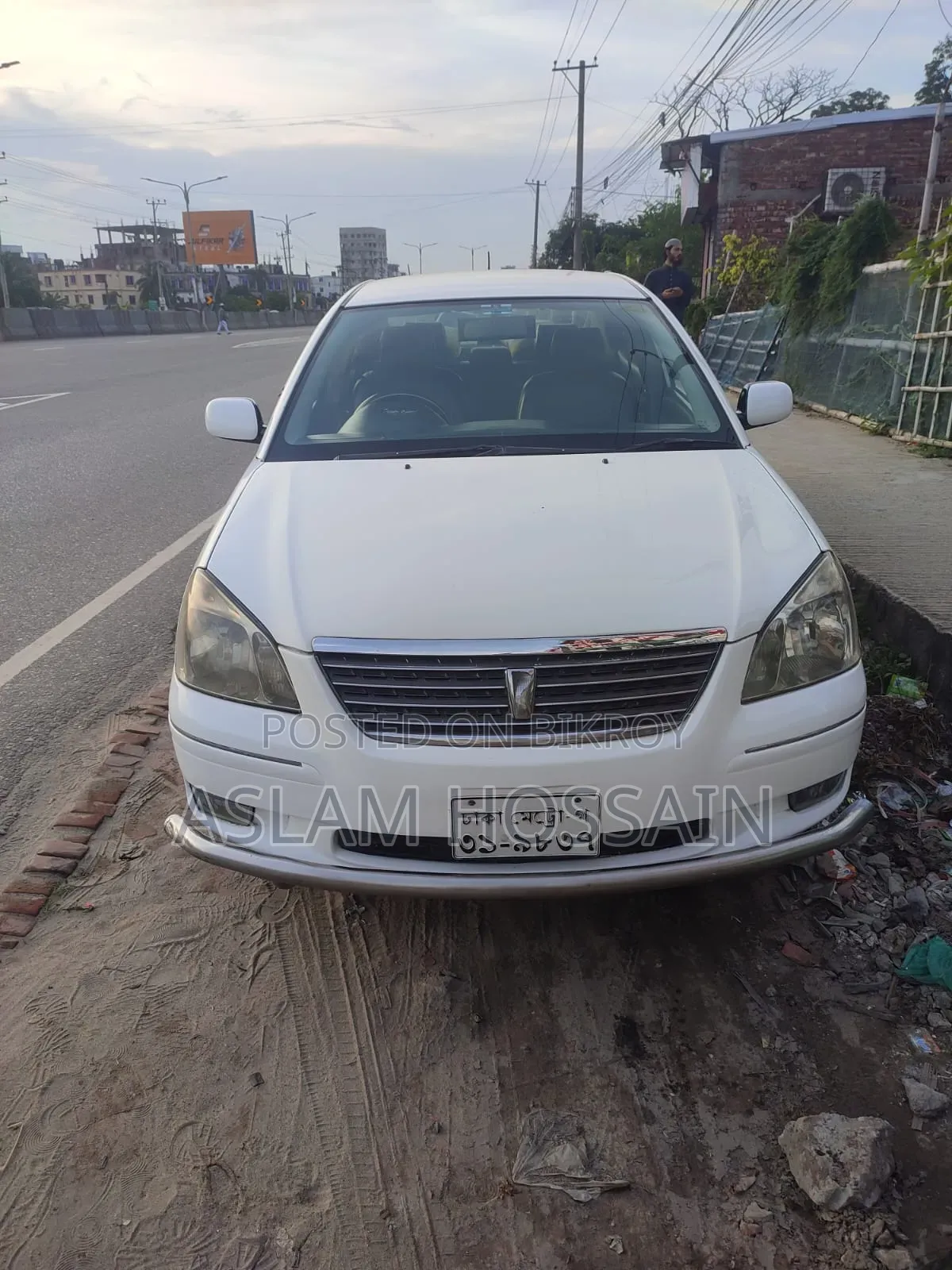টয়োটা প্রিমিও ২০০৪ সাদা