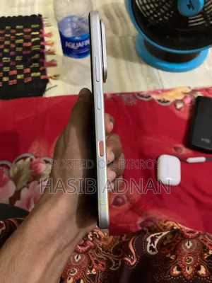 New Infinix Hot 70 128 GB Orange