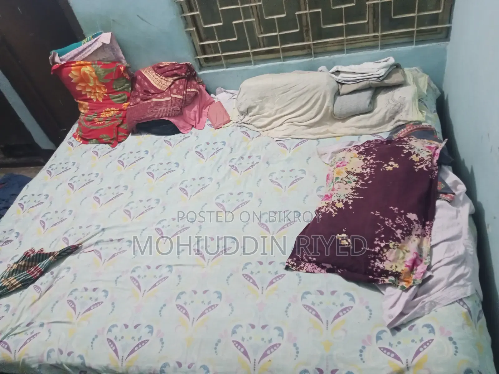 ভালো কন্ডিশন।। বড় সাইজের বেড বা চৌকি