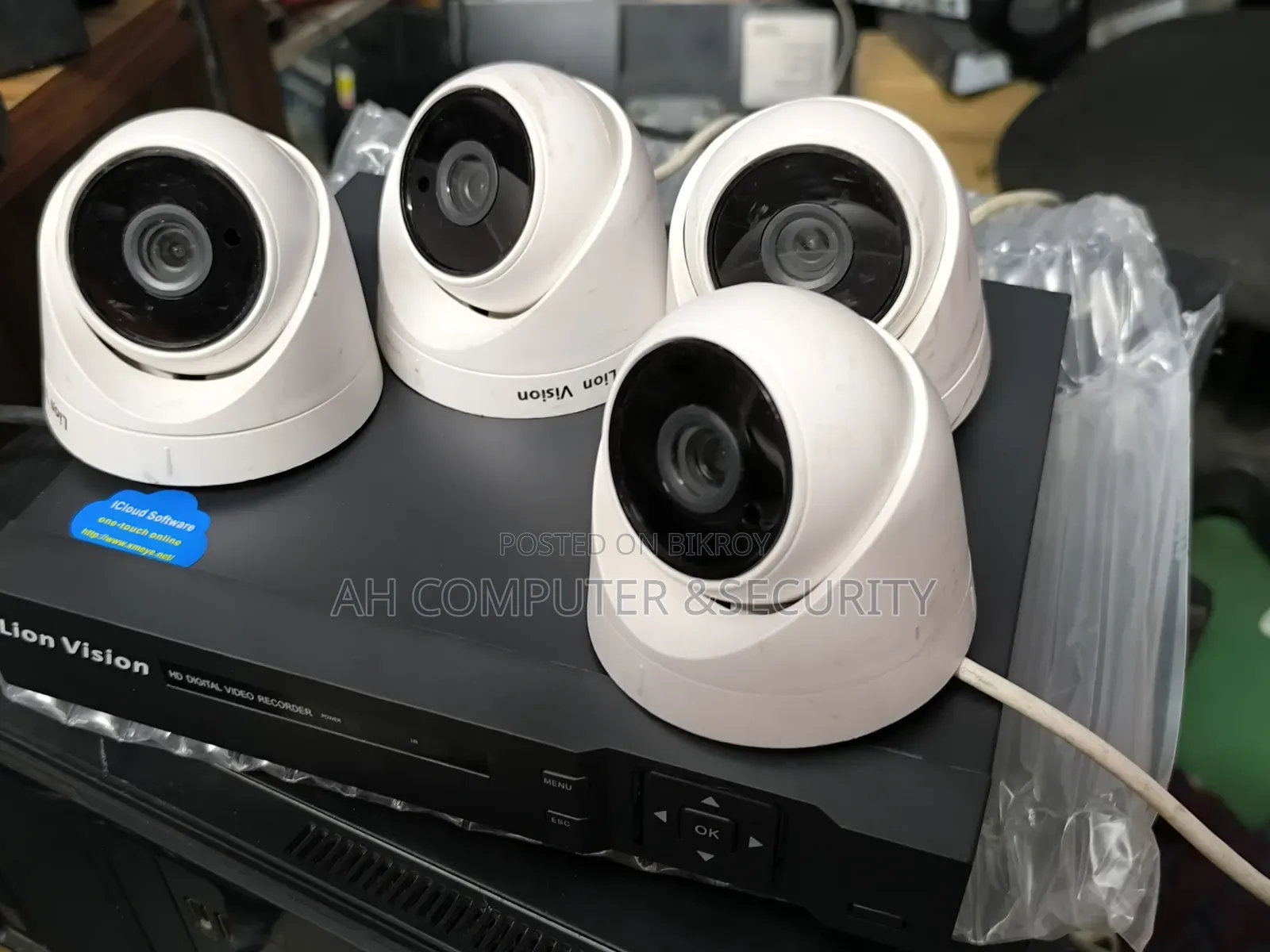 8 Channel NVR 4 PCS Ip Dome Camera