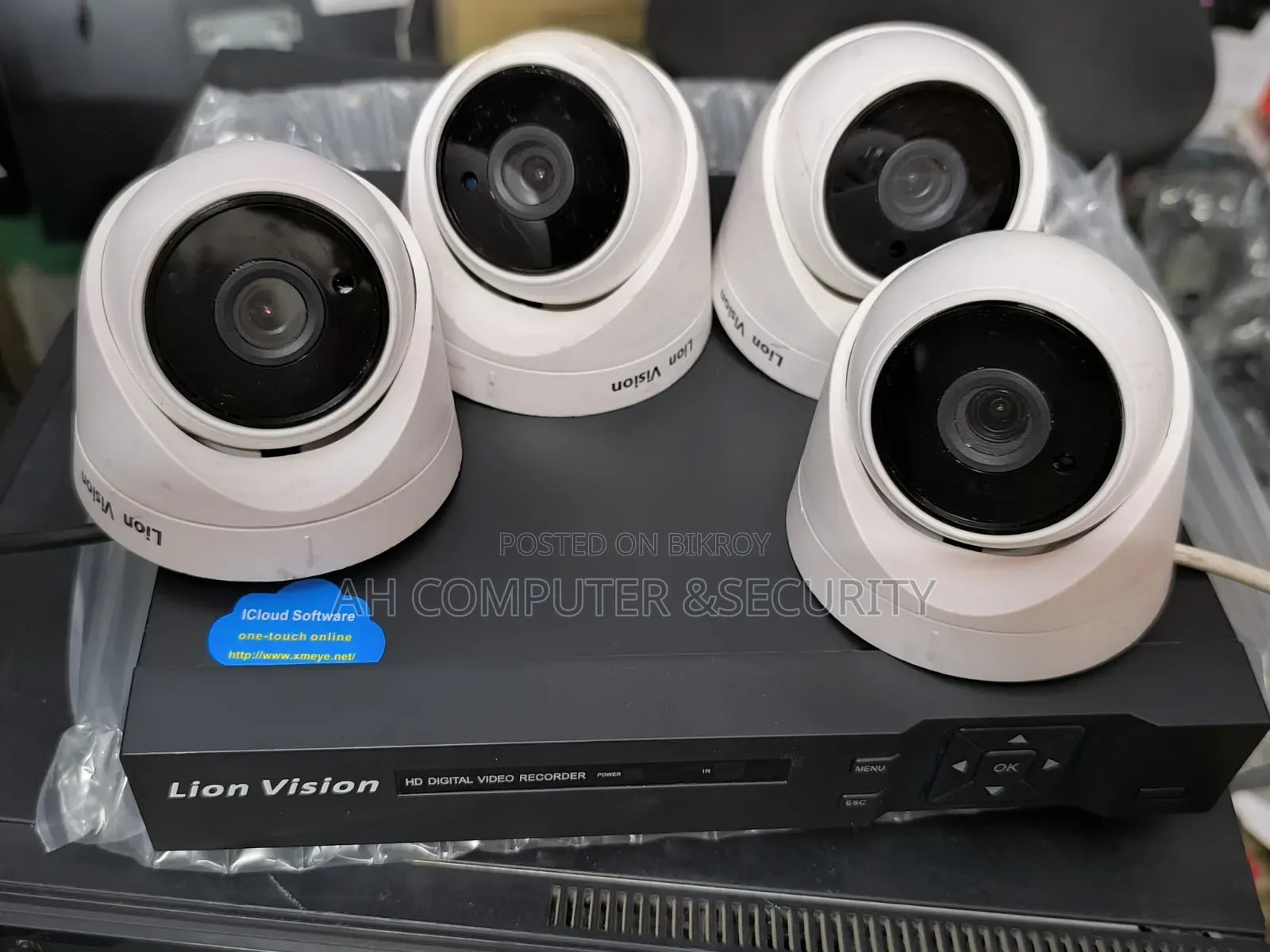 8 Channel NVR 4 PCS Ip Dome Camera