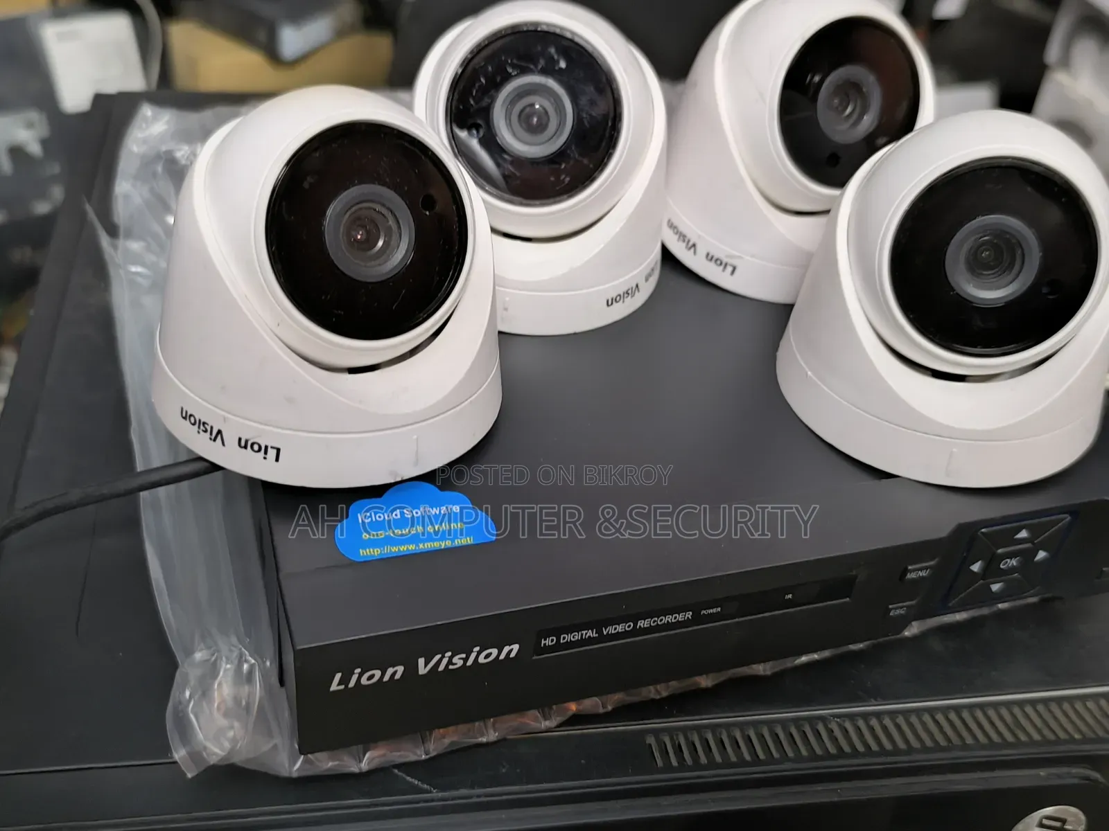 8 Channel NVR 4 PCS Ip Dome Camera
