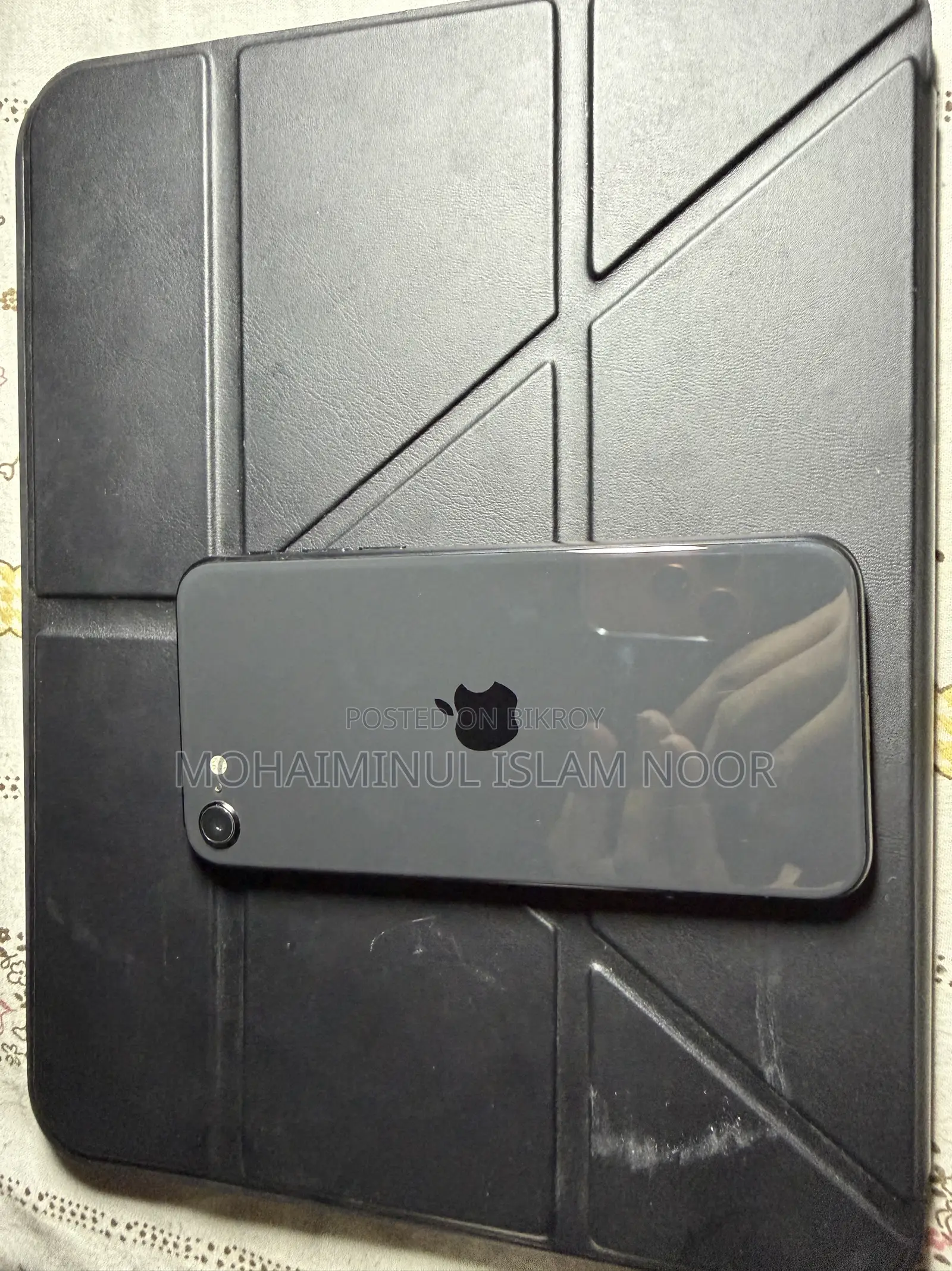 Apple iPhone SE 128 GB Black