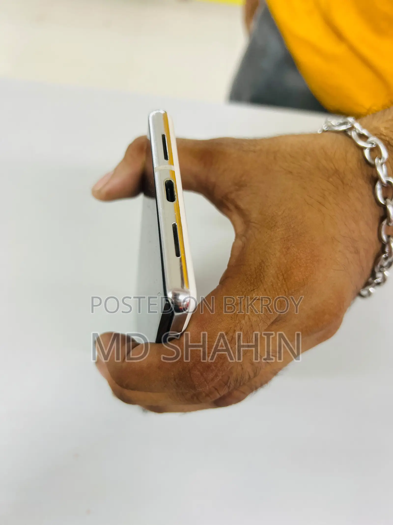 গুগল পিক্সেল ৬ প্রো ১২৮ জিবি হোয়াইট