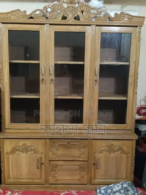 দেওয়াল শোকেস