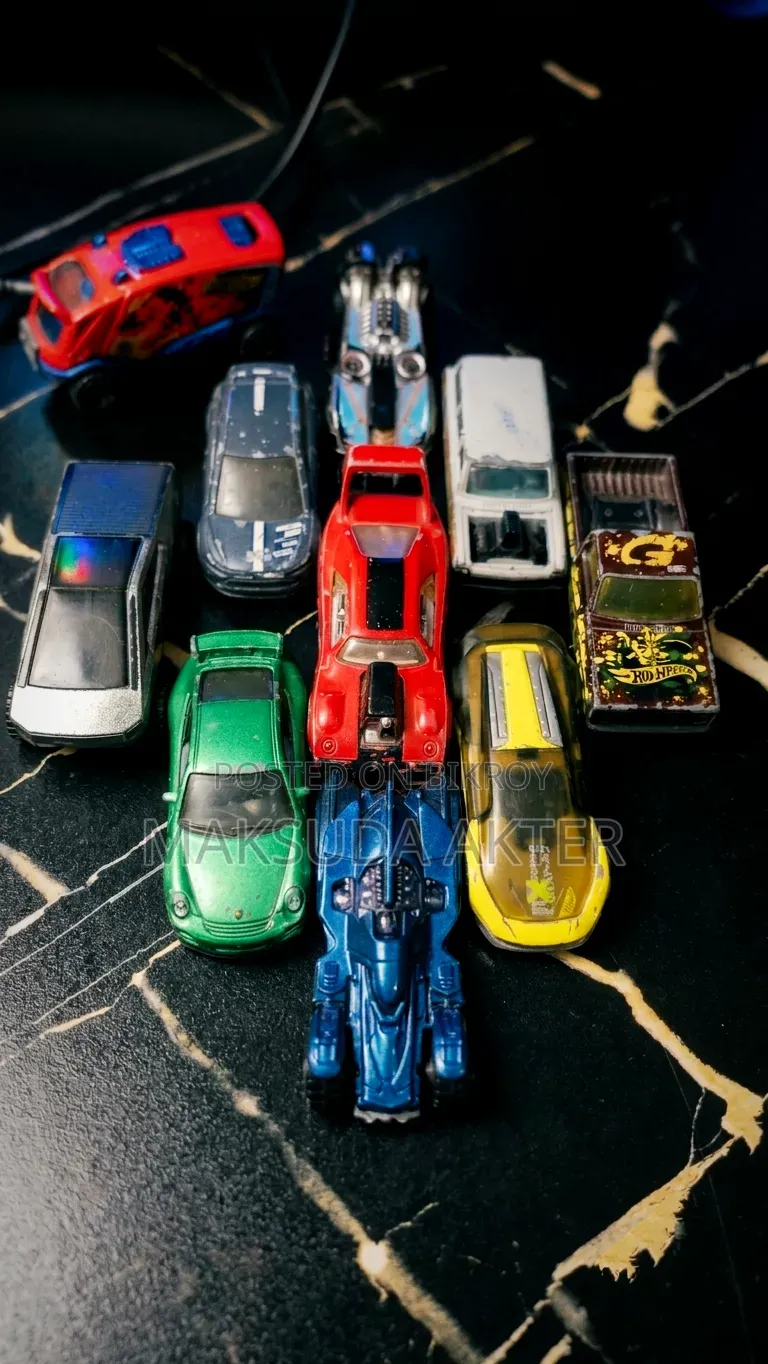 10 Hotwheels