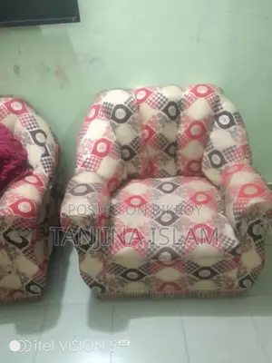 ইউজড ওল্ড সোফা