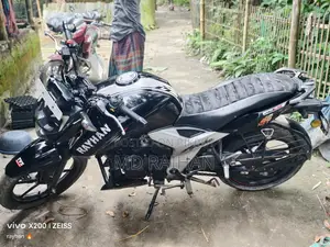 TVS Apache RTR 160 4V ২০২৩ কালো