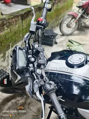 TVS Apache RTR 160 4V ২০২৩ কালো