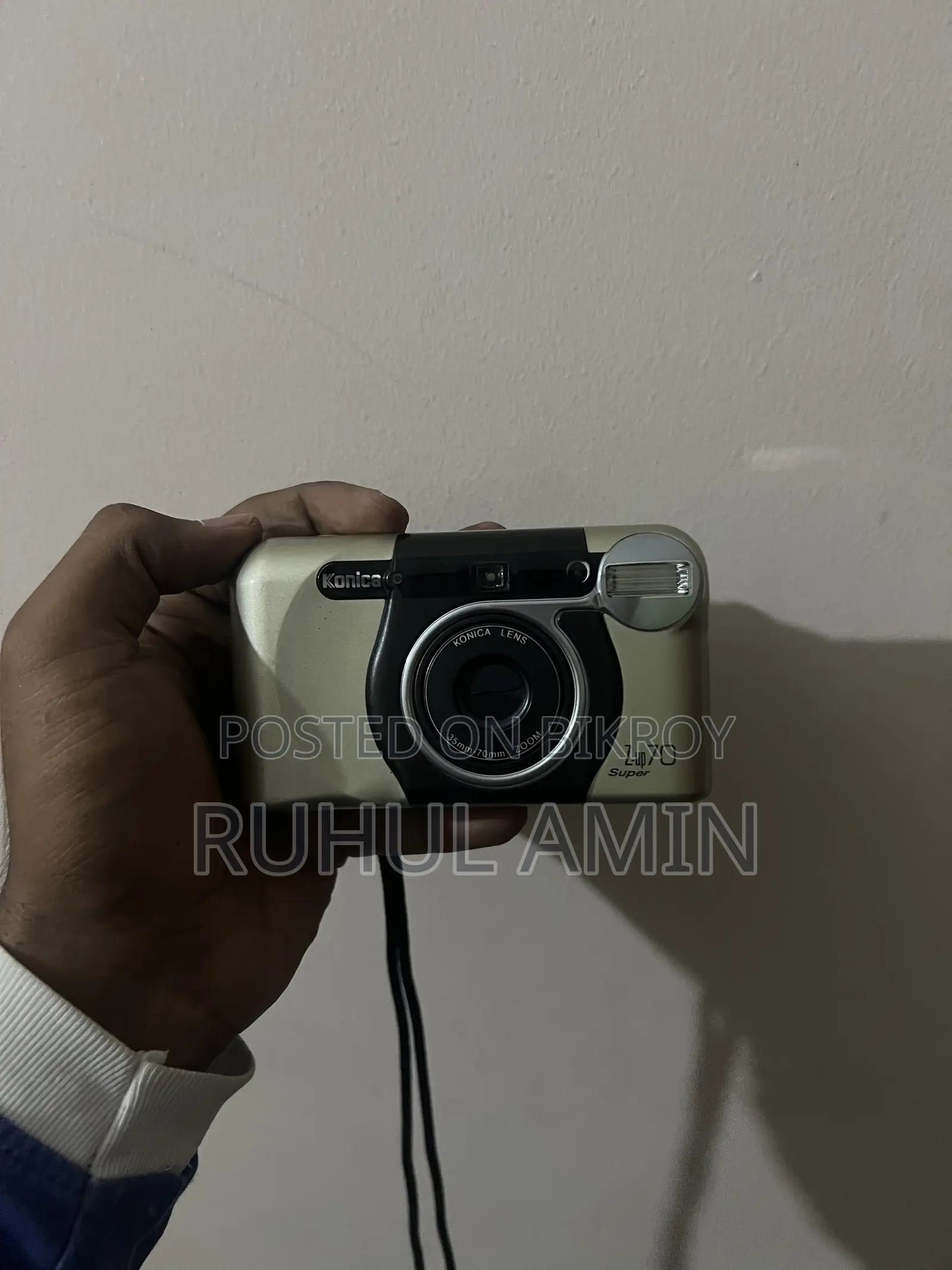 Konica Z-Up 70 Super Film Camera (35-70mm Zoom) - Excellent Condition