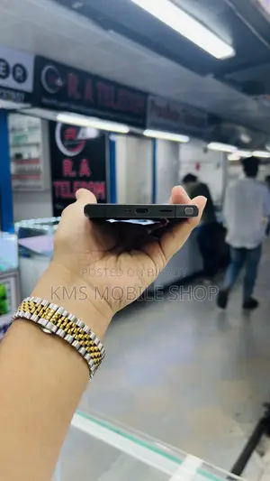 স্যামসাং গ্যালাক্সি এস২৪ আল্ট্রা ২৫৬ জিবি
